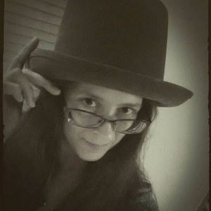 Meet your Posher, Carrie